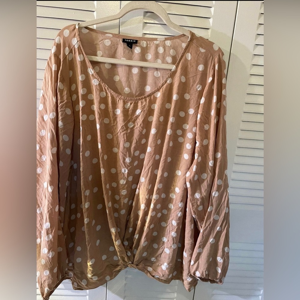 Torrid plus size polka dot white beige blouse